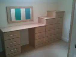 Dressing table with stepped drawers in maple