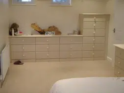 Wall to wall fitted drawers with out wasting any space